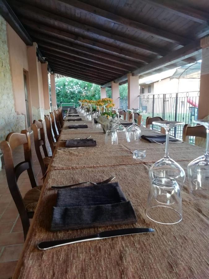 Вилла La Fattoria Di Carlotta Maenza Экстерьер фото